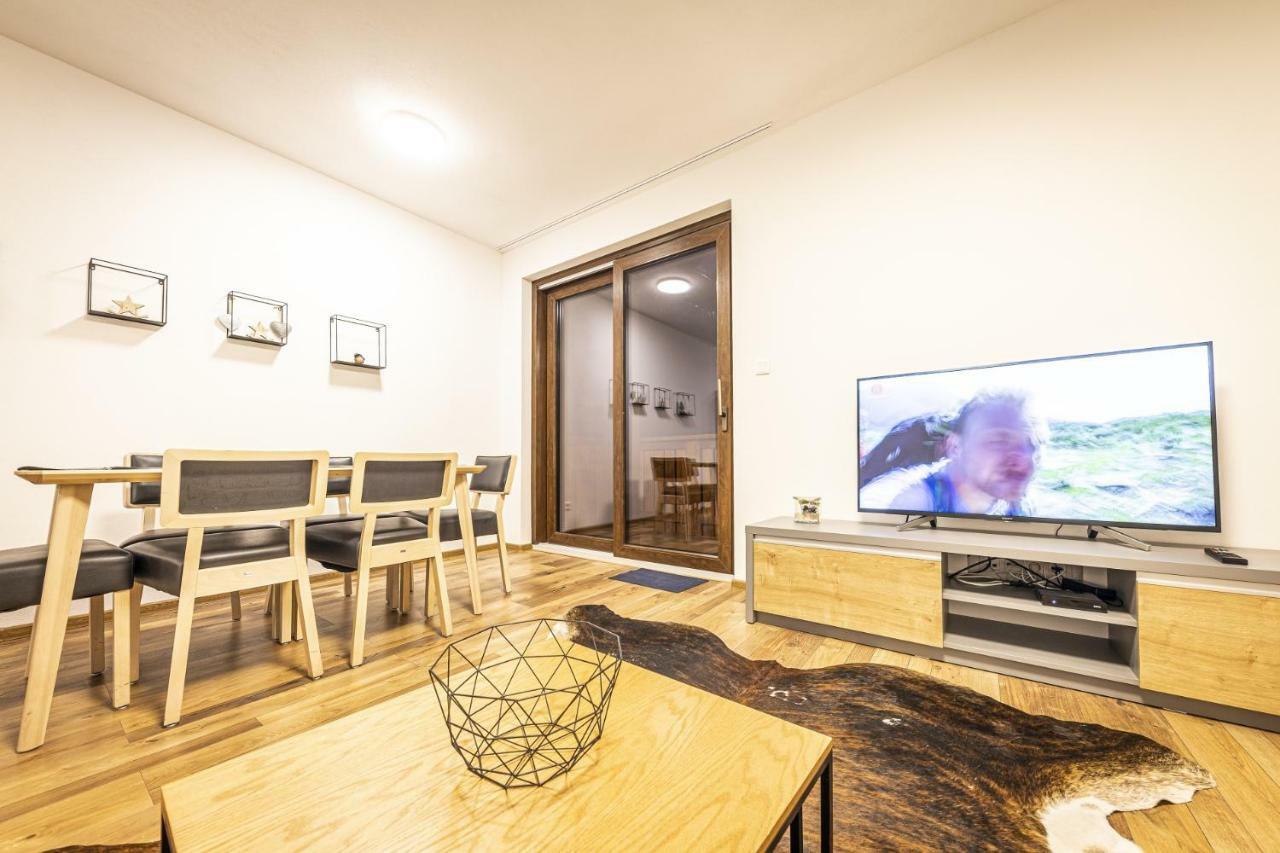 Apartmanovy Dom Poludnica - Chopok Juh 塔莱 外观 照片
